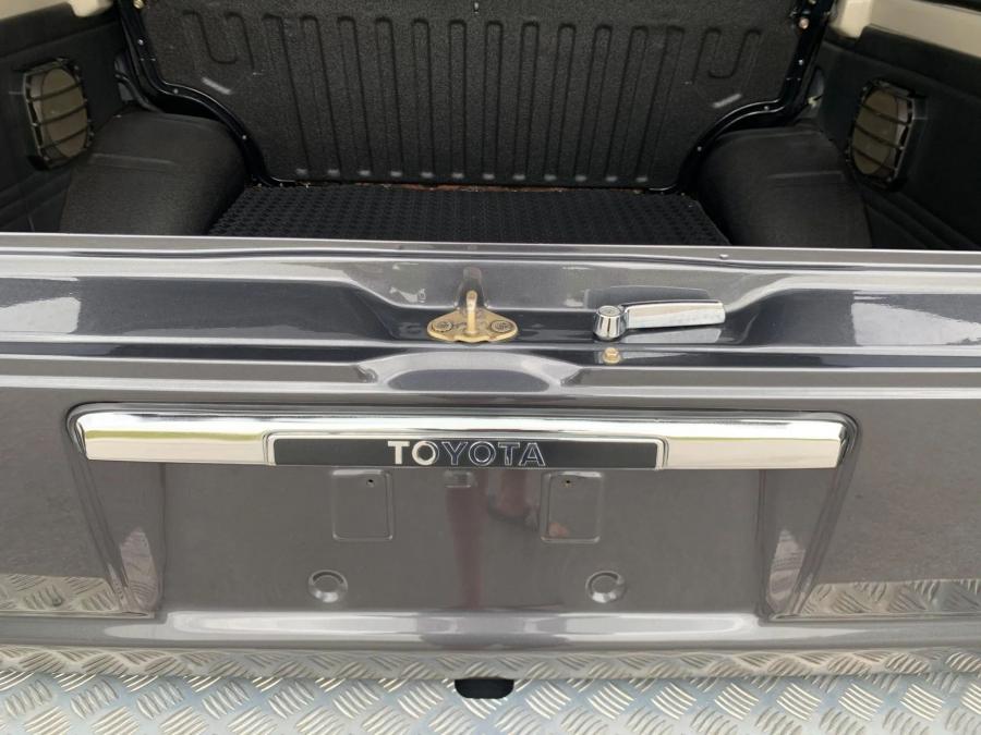 Детали экстерьера Toyota Land Cruiser (FJ62) 1988 года  (фото 65 из 164)